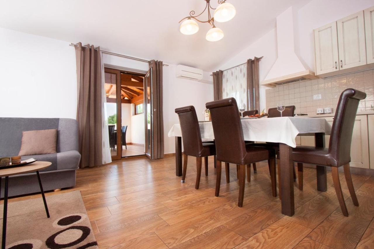 Apartman Lucija Apartamento Vižinada Exterior foto